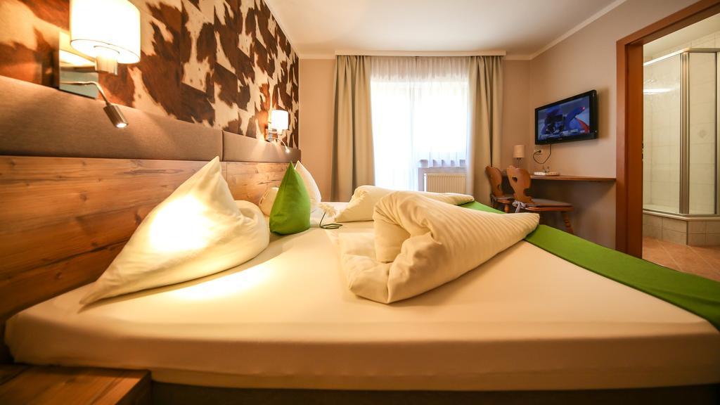 Hotel Landhaus Carla Mayrhofen Szoba fotó